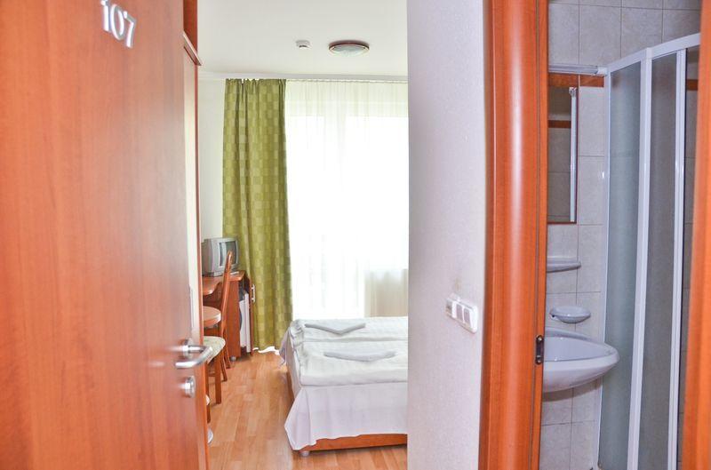 Hotel Kristaly Hajdúszoboszló Extérieur photo