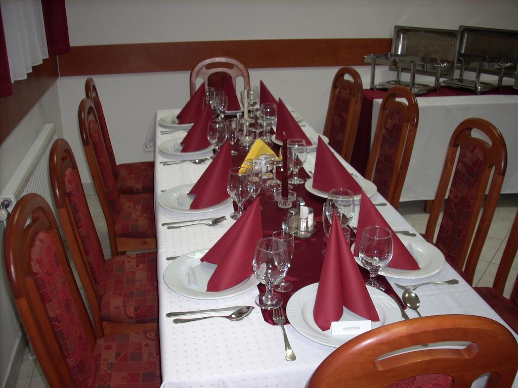 Hotel Kristaly Hajdúszoboszló Extérieur photo